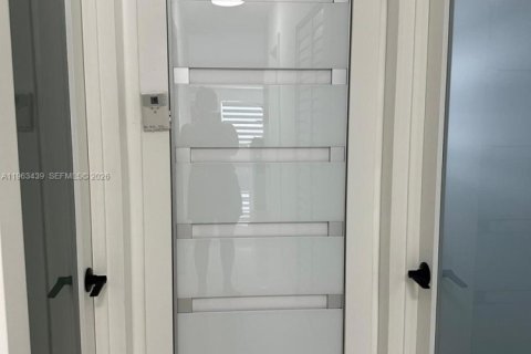 Купить виллу или дом в Майами-Гарденс, Флорида 4 спальни, 112.23м2, № 2033004 - фото 18