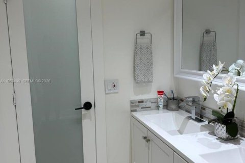 Купить виллу или дом в Майами-Гарденс, Флорида 4 спальни, 112.23м2, № 2033004 - фото 23