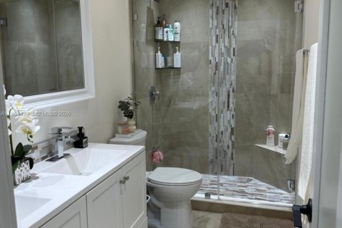 Купить виллу или дом в Майами-Гарденс, Флорида 4 спальни, 112.23м2, № 2033004 - фото 21