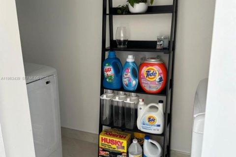 Купить виллу или дом в Майами-Гарденс, Флорида 4 спальни, 112.23м2, № 2033004 - фото 28