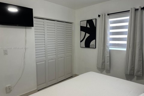 Купить виллу или дом в Майами-Гарденс, Флорида 4 спальни, 112.23м2, № 2033004 - фото 13