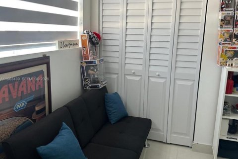 Купить виллу или дом в Майами-Гарденс, Флорида 4 спальни, 112.23м2, № 2033004 - фото 7