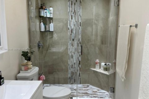 Купить виллу или дом в Майами-Гарденс, Флорида 4 спальни, 112.23м2, № 2033004 - фото 25