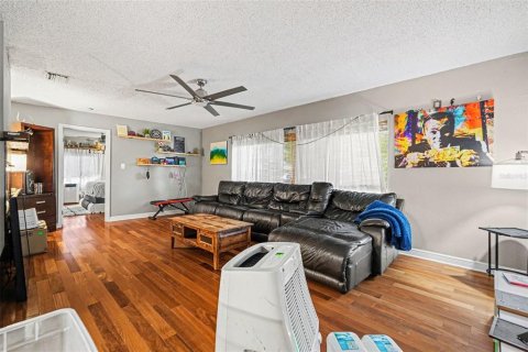 House in Saint Petersburg, Florida 3 bedrooms, 275.36 sq.m. № 2393399 - photo 4