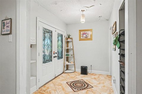 House in Saint Petersburg, Florida 3 bedrooms, 275.36 sq.m. № 2393399 - photo 3