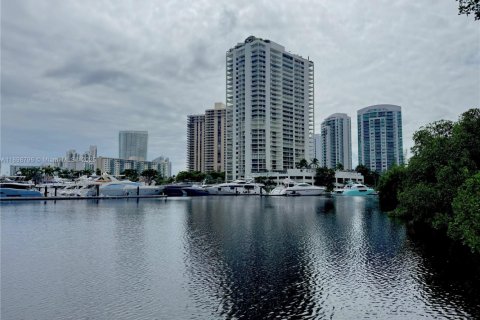 Copropriété à vendre à Aventura, Floride: 2 chambres, 102.19 m2 № 1950766 - photo 24