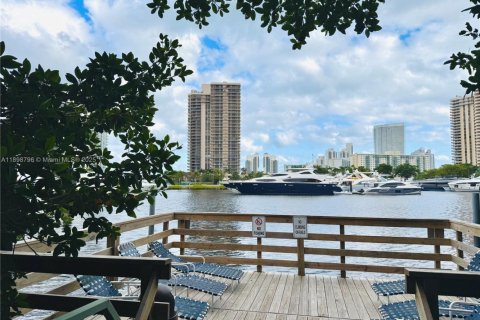 Copropriété à vendre à Aventura, Floride: 2 chambres, 102.19 m2 № 1950766 - photo 23