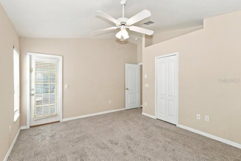 House in Land O' Lakes, Florida 3 bedrooms, 124.49 sq.m. № 2381356 - photo 11