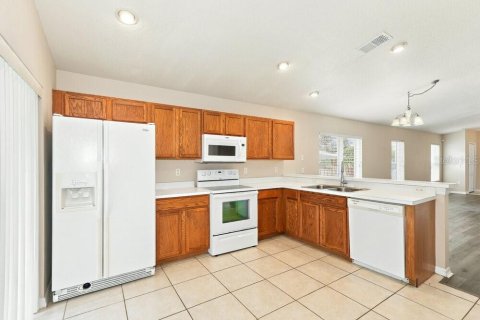 House in Land O' Lakes, Florida 3 bedrooms, 124.49 sq.m. № 2381356 - photo 9
