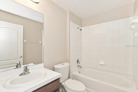House in Land O' Lakes, Florida 3 bedrooms, 124.49 sq.m. № 2381356 - photo 15