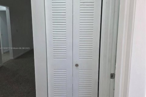 Copropriété à louer à Homestead, Floride: 3 chambres, 111.02 m2 № 1966354 - photo 12