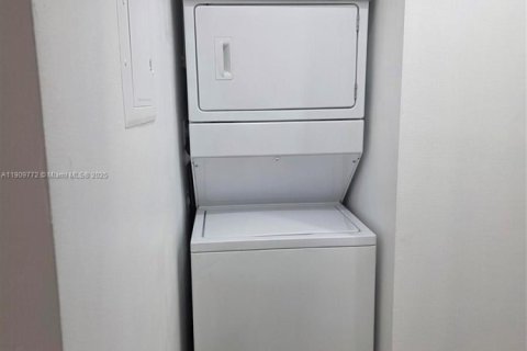 Copropriété à louer à Homestead, Floride: 3 chambres, 111.02 m2 № 1966354 - photo 10