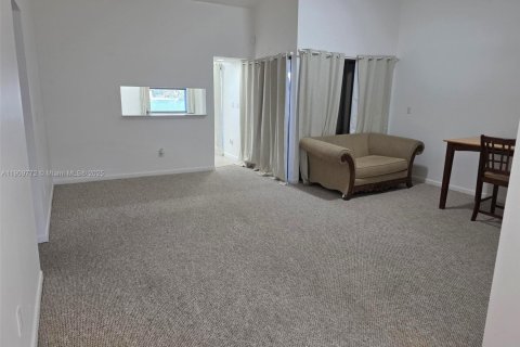 Copropriété à louer à Homestead, Floride: 3 chambres, 111.02 m2 № 1966354 - photo 3