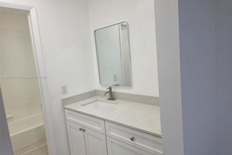 Copropriété à louer à Homestead, Floride: 3 chambres, 111.02 m2 № 1966354 - photo 5