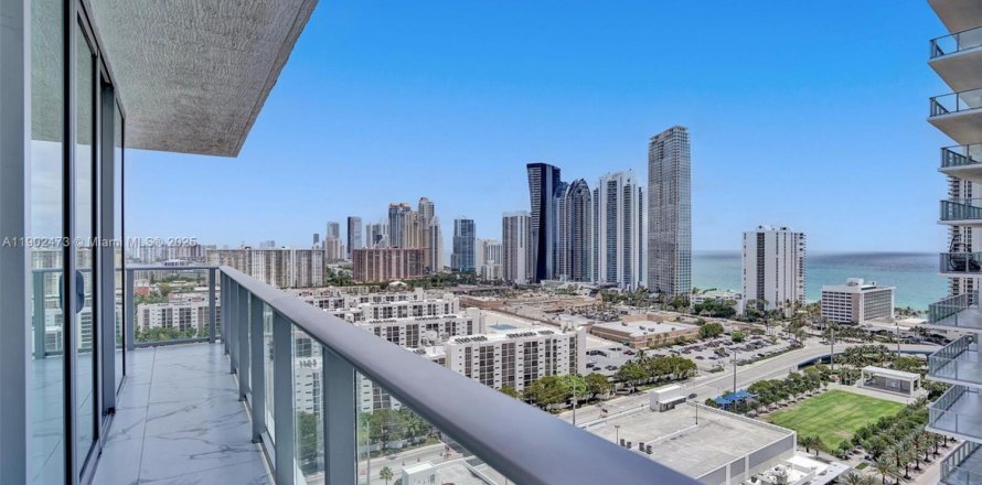 Кондоминиум с 3 спальнями в Санни-Айлс-Бич, Флорида № 1956333