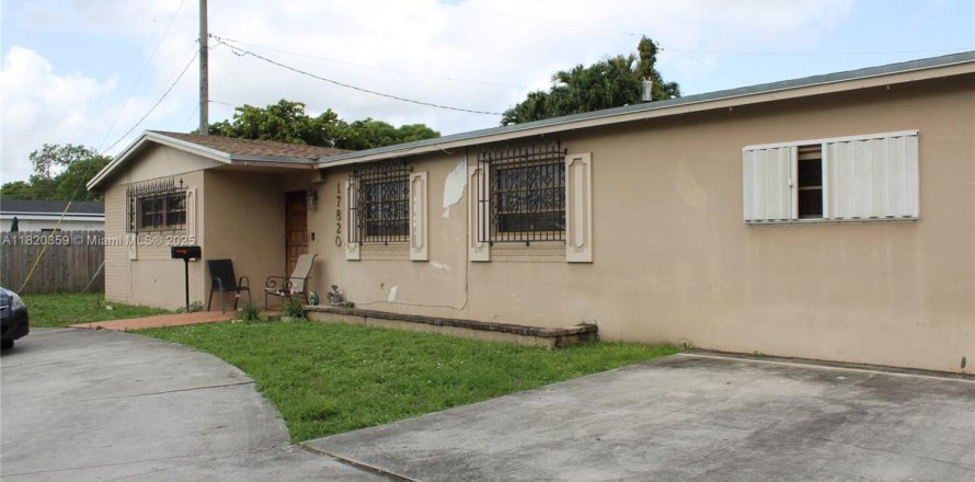 Villa ou maison à Hialeah, Floride 4 chambres, 173.82 m2 № 1779584