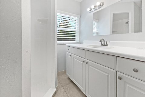 House in Saint Petersburg, Florida 4 bedrooms, 145.95 sq.m. № 1747598 - photo 18
