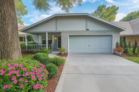 House in Ocala, Florida 2 bedrooms, 156.73 sq.m. № 1919585 - photo 1