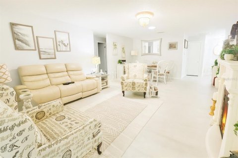 House in Ocala, Florida 2 bedrooms, 156.73 sq.m. № 1919585 - photo 5