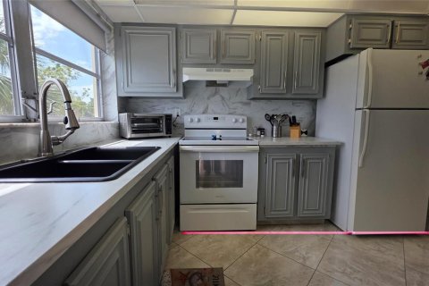 Condominio en Fort Lauderdale, Florida, 1 dormitorio  № 2253269