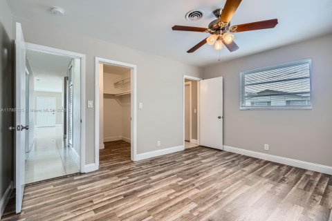 House in Coconut Creek, Florida 3 bedrooms, 117.89 sq.m. № 1633427 - photo 14