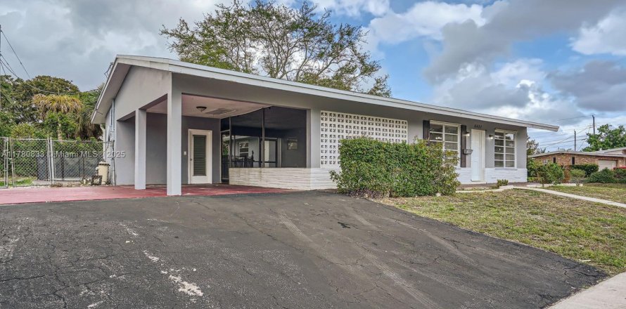 House in Coconut Creek, Florida 3 bedrooms, 117.89 sq.m. № 1633427