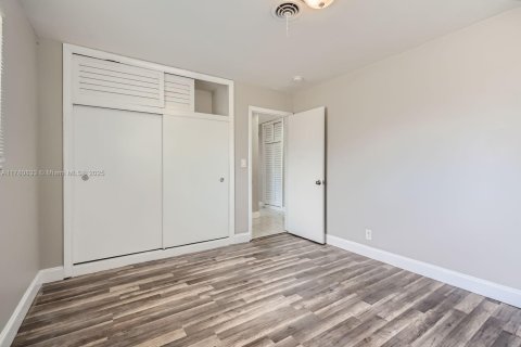 House in Coconut Creek, Florida 3 bedrooms, 117.89 sq.m. № 1633427 - photo 21