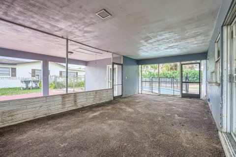 House in Coconut Creek, Florida 3 bedrooms, 117.89 sq.m. № 1633427 - photo 24