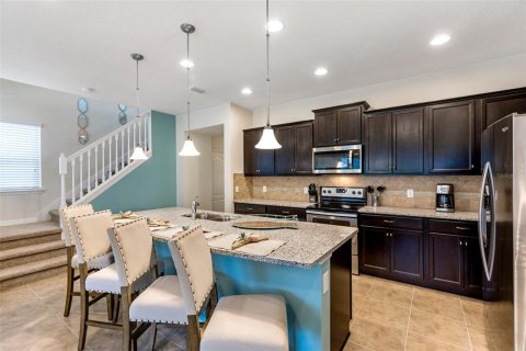 Adosado en venta en Kissimmee, Florida, 5 dormitorios, 210.42 m2 № 1614071 - foto 10