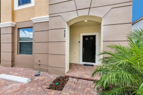 Adosado en venta en Kissimmee, Florida, 5 dormitorios, 210.42 m2 № 1614071 - foto 2
