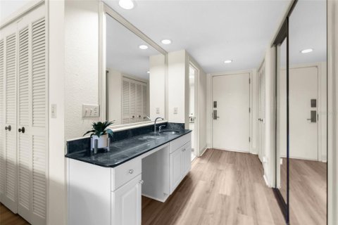 Снять в аренду кондоминиум в Уэсли-Чепел, Флорида 4 комнаты, 131.92м2, № 2113846 - фото 13