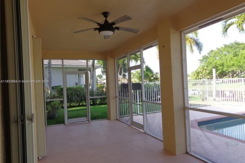 House in Weston, Florida 6 bedrooms, 361.76 sq.m. № 1770582 - photo 4