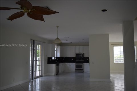 Villa ou maison à louer à Weston, Floride: 5 chambres, 361.76 m2 № 1770582 - photo 29