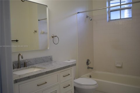 House in Weston, Florida 6 bedrooms, 361.76 sq.m. № 1770582 - photo 29