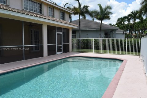 House in Weston, Florida 6 bedrooms, 361.76 sq.m. № 1770582 - photo 21