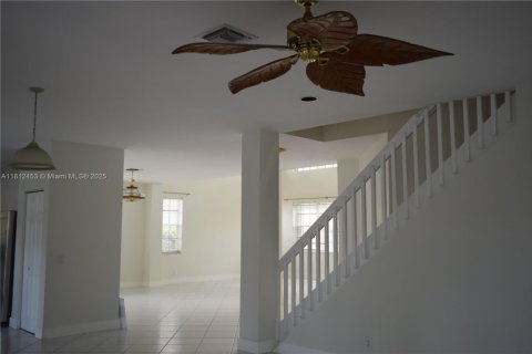 Villa ou maison à louer à Weston, Floride: 6 chambres, 361.76 m2 № 1770582 - photo 28
