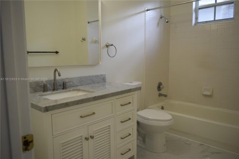 House in Weston, Florida 6 bedrooms, 361.76 sq.m. № 1770582 - photo 28
