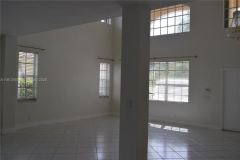 Villa ou maison à louer à Weston, Floride: 5 chambres, 361.76 m2 № 1770582 - photo 30
