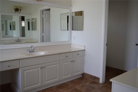 House in Weston, Florida 6 bedrooms, 361.76 sq.m. № 1770582 - photo 25