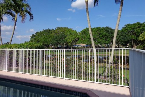 House in Weston, Florida 6 bedrooms, 361.76 sq.m. № 1770582 - photo 9