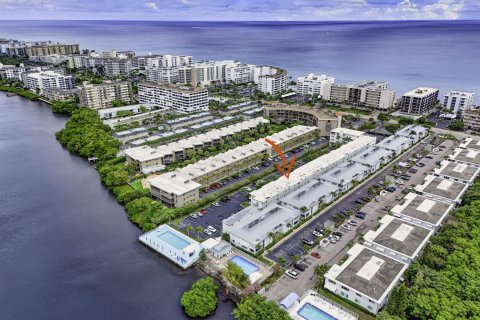 Condo in South Palm Beach, Florida, 1 bedroom № 2077500 - photo 24