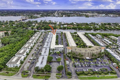 Condo in South Palm Beach, Florida, 1 bedroom № 2077500 - photo 5