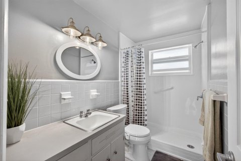 Condo in South Palm Beach, Florida, 1 bedroom № 2077500 - photo 2