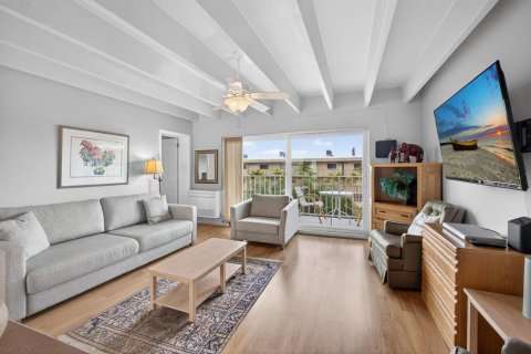 Condo in South Palm Beach, Florida, 1 bedroom № 2077500 - photo 9