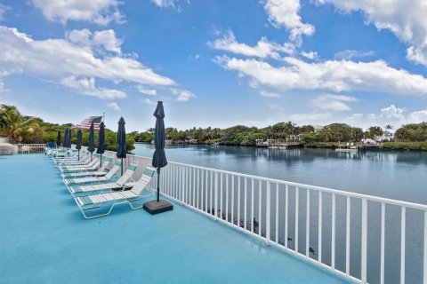 Condo in South Palm Beach, Florida, 1 bedroom № 2077500 - photo 21