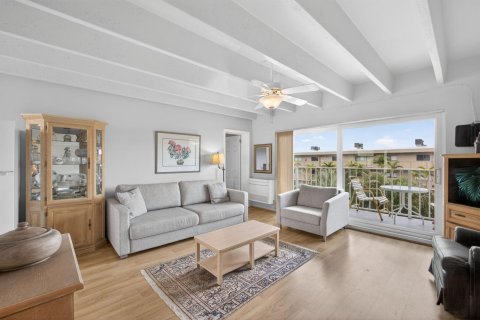 Condo in South Palm Beach, Florida, 1 bedroom  № 2077500