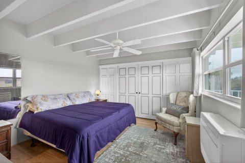 Condo in South Palm Beach, Florida, 1 bedroom № 2077500 - photo 11