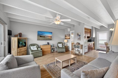 Condo in South Palm Beach, Florida, 1 bedroom № 2077500 - photo 8