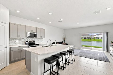 Townhouse in Kissimmee, Florida 3 bedrooms, 150.13 sq.m. № 2352337 - photo 10