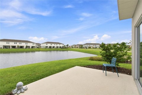 Townhouse in Kissimmee, Florida 3 bedrooms, 150.13 sq.m. № 2352337 - photo 2